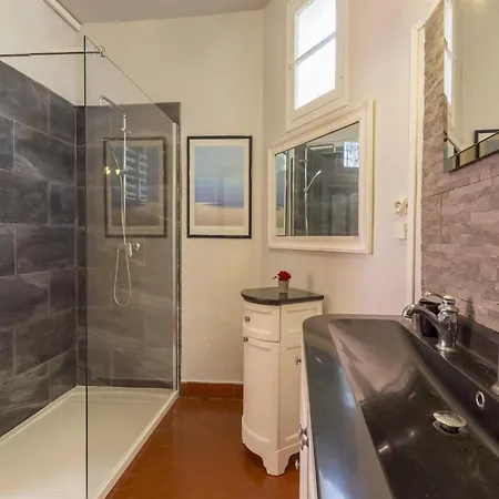 Villa With Private Pool &