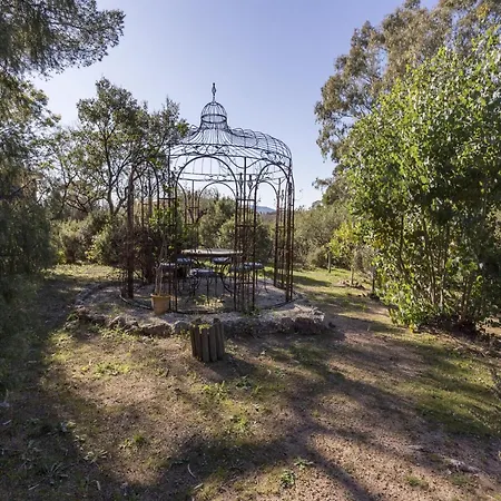 With Private Pool & וילה