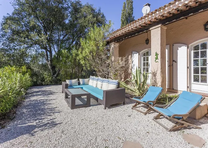 With Private Pool & Frejus