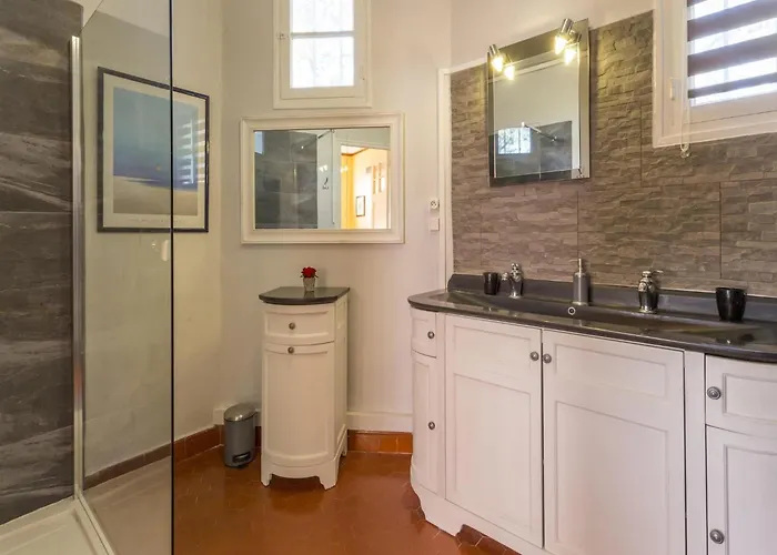 Villa With Private Pool &