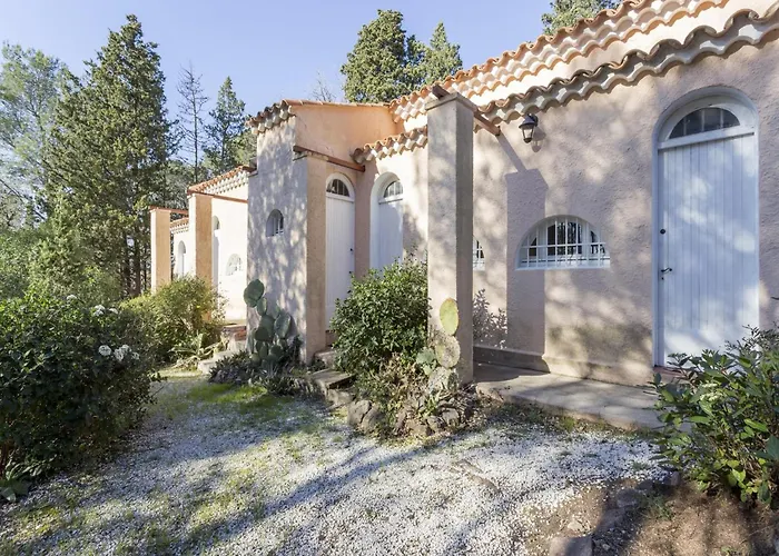 Villa With Private Pool &