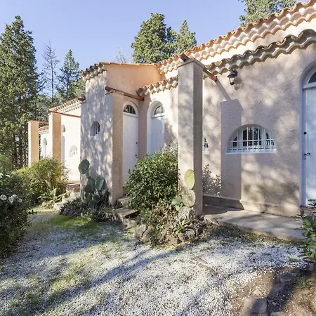 Villa With Private Pool &